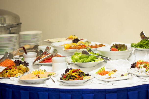 Grupo de aperitivos en un buffet Mesa
 - Foto, Imagen