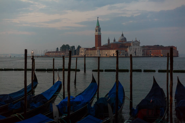Gondeln am Canal Grande, Venedig, Italien - Foto, Bild