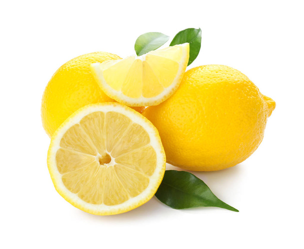 Ripe lemons on white background - Foto, afbeelding