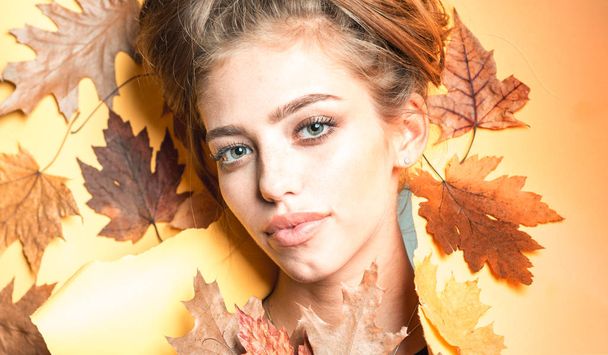 Autumn woman with autumnal mood. Hello Autumn and leaf fall Dreams. Black friday sale and shopping. Autumn time for Fashion sale. - Photo, Image