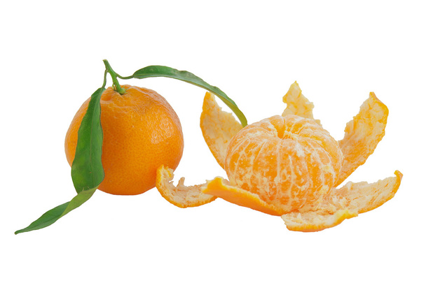 Duas mandarinas frescas
 - Foto, Imagem