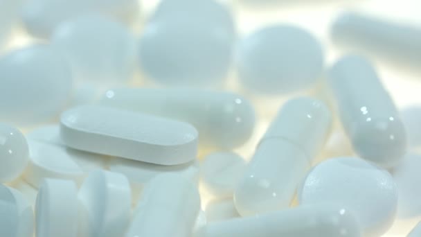 Tabletten und Pillen. Antibiotika-Pillen aus der Apotheke. Medizinische Behandlungen - Filmmaterial, Video