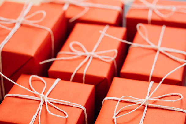 present delivery red gift holiday celebration - Foto, Imagen