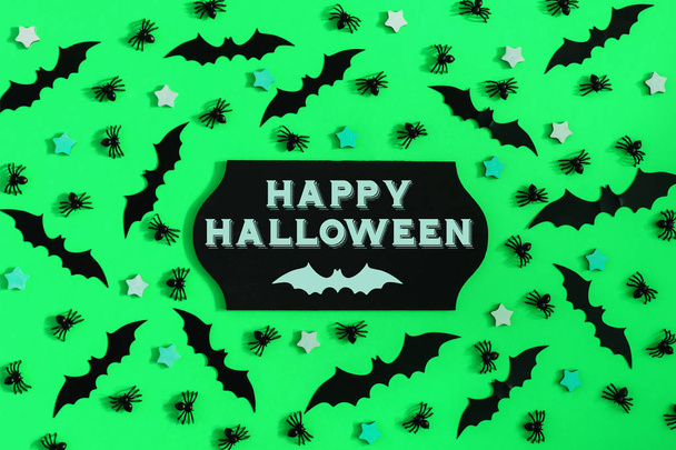 vihreä Happy Halloween mustilla lepakoilla
 - Valokuva, kuva
