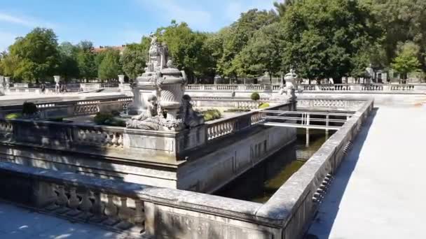 Les Jardins de la Fontaine, Nîmes, France
 - Séquence, vidéo