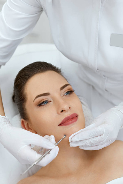 Beauty. Woman On Mechanical Facial Cleansing At Cosmetology - Valokuva, kuva