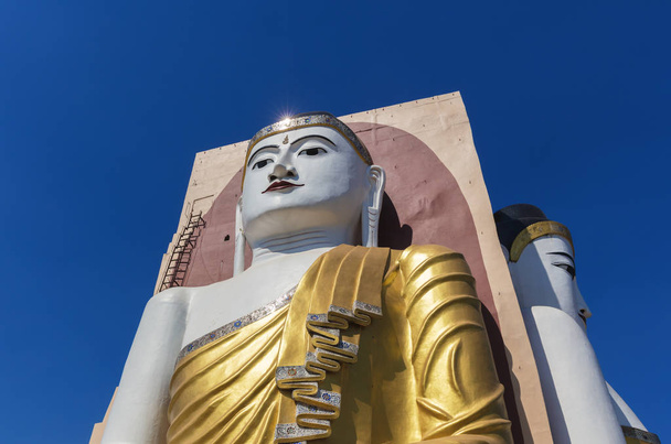 Four Faces Buddha at Kyaikpun pagoda in Bago, Myanmar. - Fotoğraf, Görsel