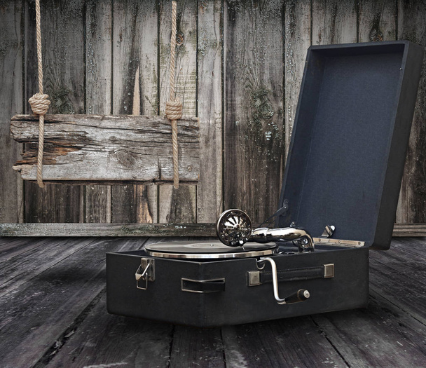 Antika gramofon, retro müzik oyuncu teknoloji vintage odası - Fotoğraf, Görsel