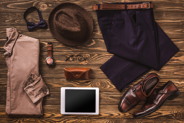 flat lay with masculine clothing, accessories and digital tablet arranged on wooden surface - Foto, Imagem