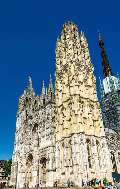 Katedra Notre Dame w Rouen we Francji - Zdjęcie, obraz