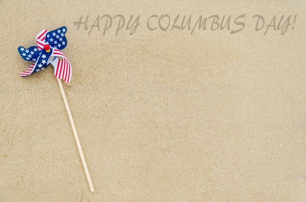 Happy dag van Columbus (Usa) achtergrond op het zandstrand - Foto, afbeelding