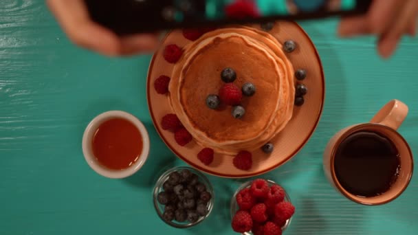 food photographer takes shots - Footage, Video