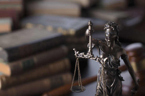 Conceito de justiça. Estátua da justiça Themis no cargo de juiz
. - Foto, Imagem