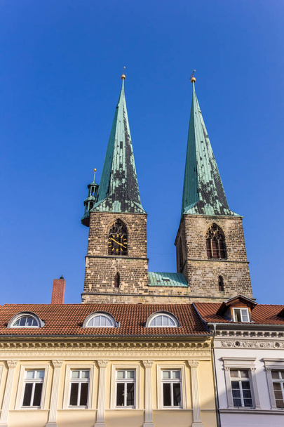 Wieże kościoła św. Mikołaja w Quedlinburgu, Niemcy - Zdjęcie, obraz