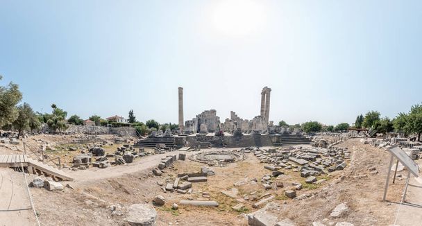 Панорамный вид на храм Аполлона в Дидиме, Айдын, Турция
. - Фото, изображение