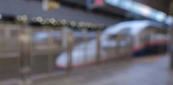 東京、Srailway 駅で高速鉄道のイメージがぼやけ - 写真・画像