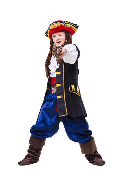 Niño vestido de pirata
 - Foto, Imagen