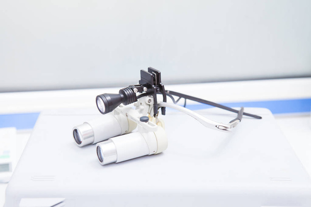 Glasses-microscope of the dentist, spectacles magnifying binocular - Foto, afbeelding