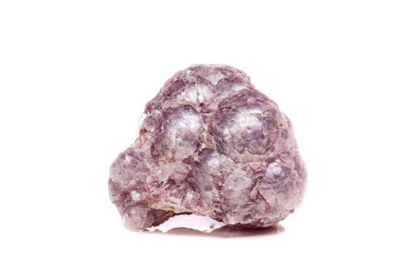 Εσωτερικη μακροεντολή ορυκτή πέτρα Ευμεγέθης Λεπιδόλιθος στο βράχο σε λευκό φόντο - Φωτογραφία, εικόνα
