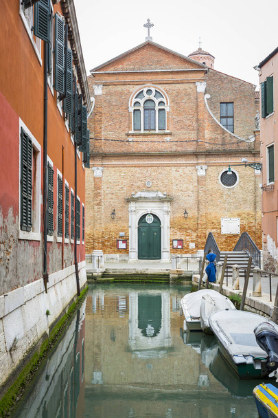 Yeşil turkuaz suyu olan romantik kanal, Venedik, İtalya - Fotoğraf, Görsel
