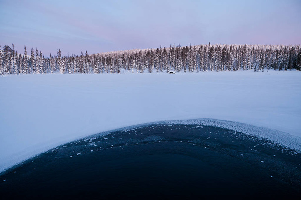 冬のフィンランドの雪景色 - 写真・画像