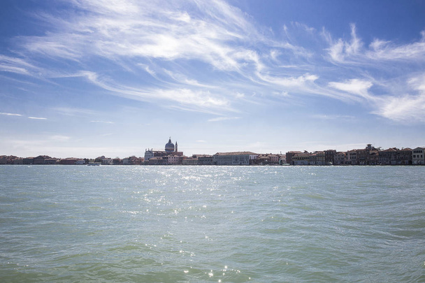 piękne nabrzeże w Wenecja, Włochy - Zdjęcie, obraz