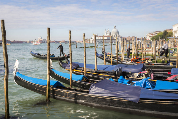 İtalya Venedik 'teki güzel rıhtım - Fotoğraf, Görsel