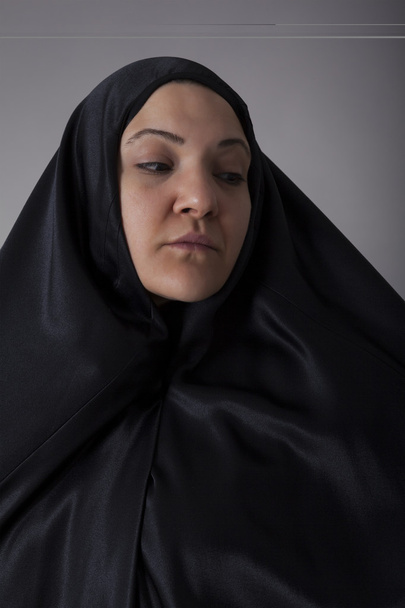 Woman covered with black veil - Foto, Imagem