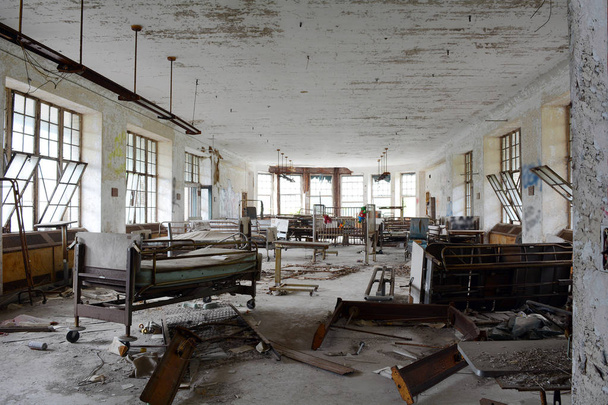 Sala en un Hospital de Niños Abandonados
 - Foto, imagen