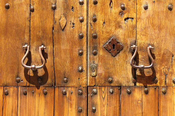 Ancient wood front door - Photo, Image
