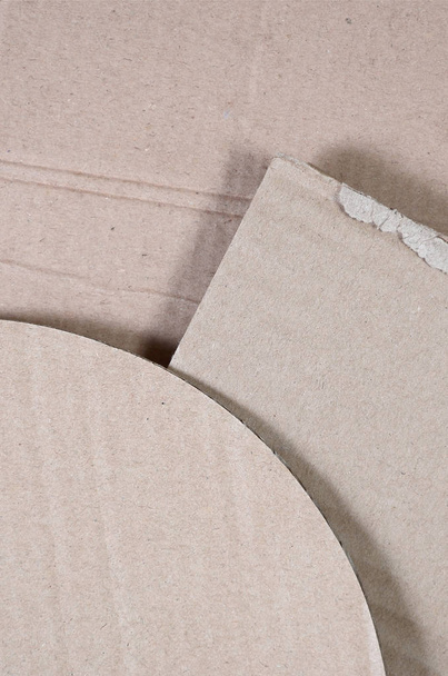 Bir sürü ev aletleri ve posta paketleri taşıma kutuları yapmak için kullanılan bej karton kağıt arka plan görüntüsü. Karton doku - Fotoğraf, Görsel