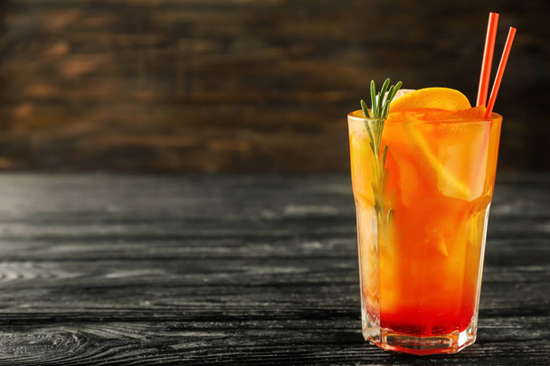 Fresh summer cocktail in glass on wooden table - Φωτογραφία, εικόνα