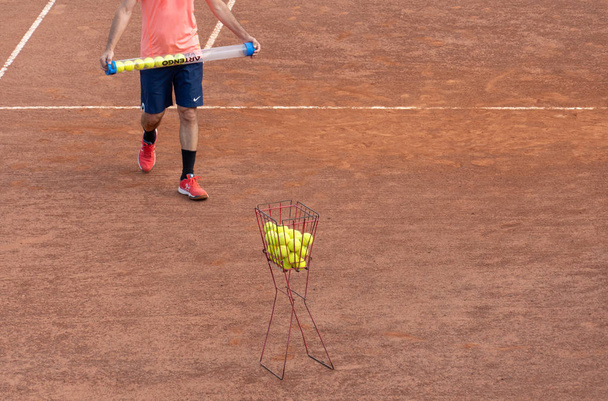 Rzym, Włochy - 4 września 2018: Szkolenie tenis na sąd gliny czerwony - Zdjęcie, obraz