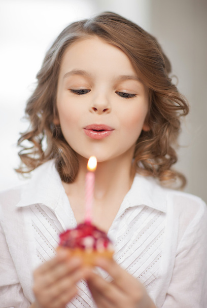 Girl with cupcake - Foto, Imagen