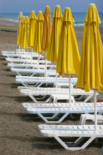 Chaise-longues na praia
 - Foto, Imagem