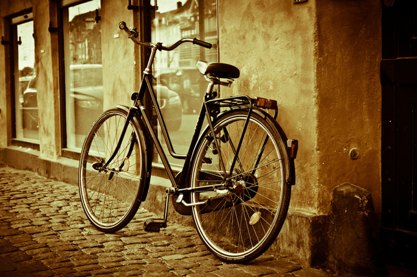 klassieke vintage retro stad fiets in Kopenhagen, Denemarken - Foto, afbeelding