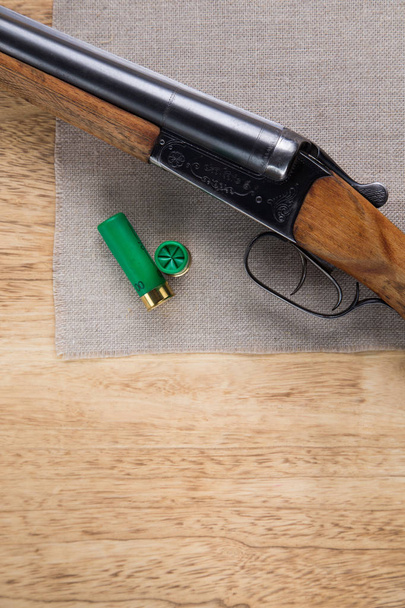 Hunting shotgun with bullets - Foto, Imagem