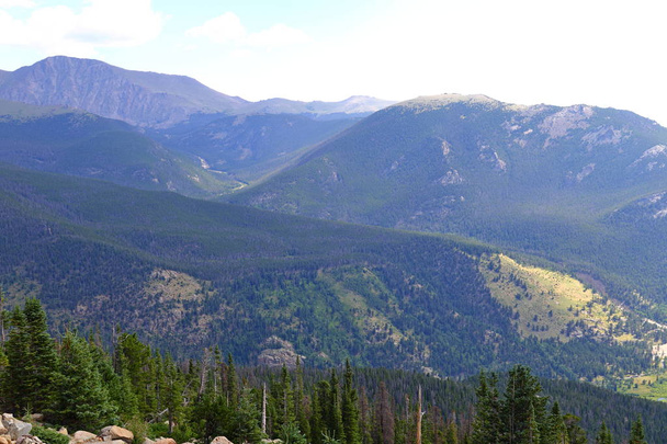 Живописные виды с Trail Ridge Road, Национальный парк Роки-Маунтин в Колорадо, США
. - Фото, изображение