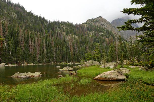 Озеро мечты в национальном парке Роки-Маунтин, Колорадо, США
. - Фото, изображение