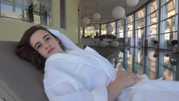 belső spa lány - Felvétel, videó