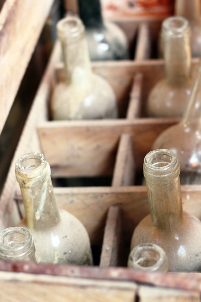 velhas garrafas de vinho vazias
 - Foto, Imagem