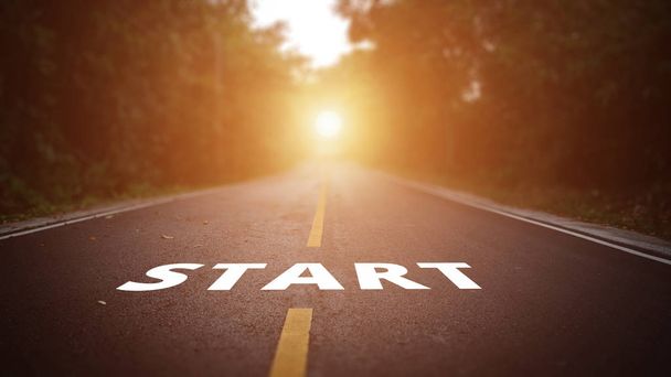 Ponto de partida significa que para começar sua vida, comece uma nova coisa ou oportunidade
. - Foto, Imagem