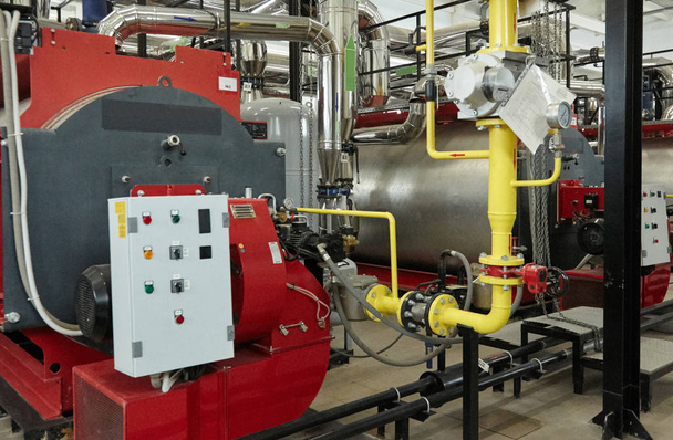 Σύγχρονη νέα θέρμανσης επιχαλκώνει εργασία στο λεβητοστάσιο αερίου. - Φωτογραφία, εικόνα