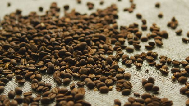 Coffee beans in disorder - Foto, afbeelding