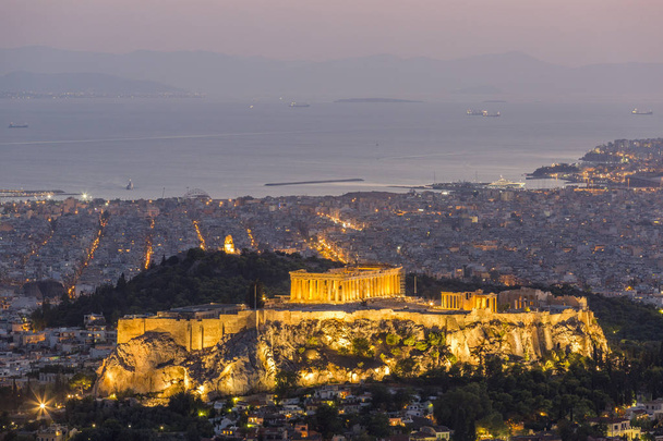 Vista nocturna de la Acrópolis de Atenas
 - Foto, Imagen