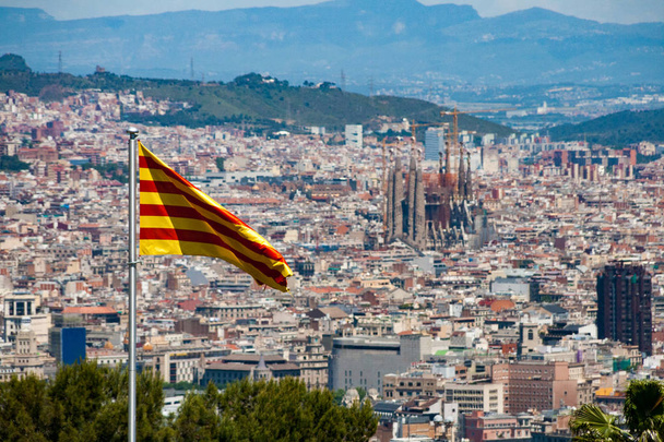 Widok na Barcelonę, jak widać z Montjuic Castle, Hiszpania - Zdjęcie, obraz