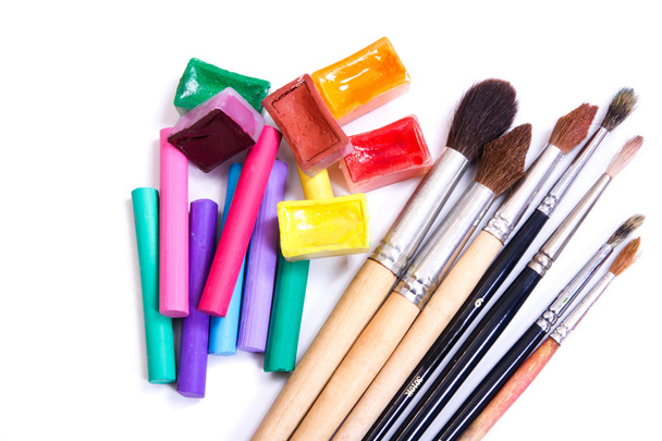 пензлі, пастельні та водяні кольорові фарби
 - Фото, зображення