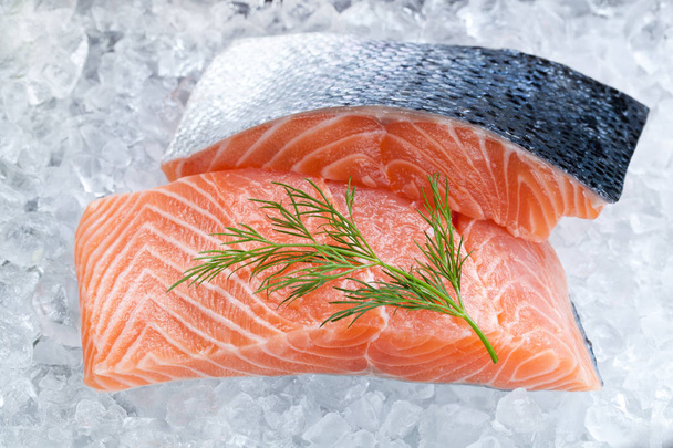Fresh salmon on ice  - Zdjęcie, obraz