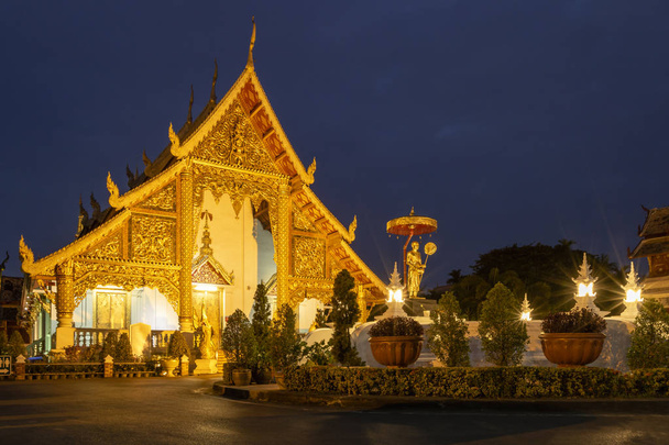 Wat phra singh woramahawihan chrám chiang Mai v noci, Thajsko - Fotografie, Obrázek