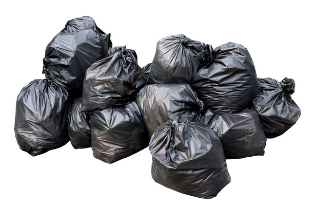 αποβλήτων, σακούλες μαύρες σκουπιδιών πλαστικό σωρό στοίβα απομονωθεί σε λευκό φόντο, πολλά σωρό από σκουπίδια μαύρες σακούλες στοίβα - Φωτογραφία, εικόνα